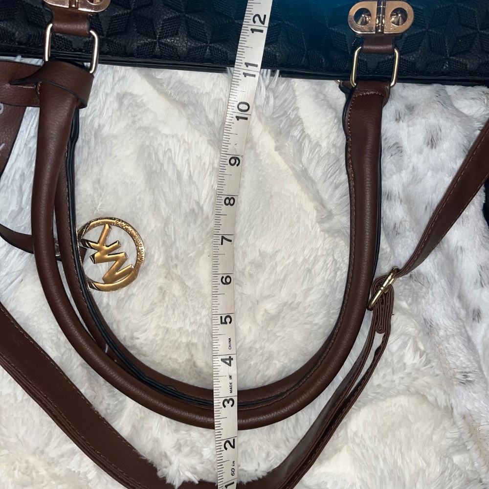 Michael Kors Jet Set Tote - Picture 12 of 12